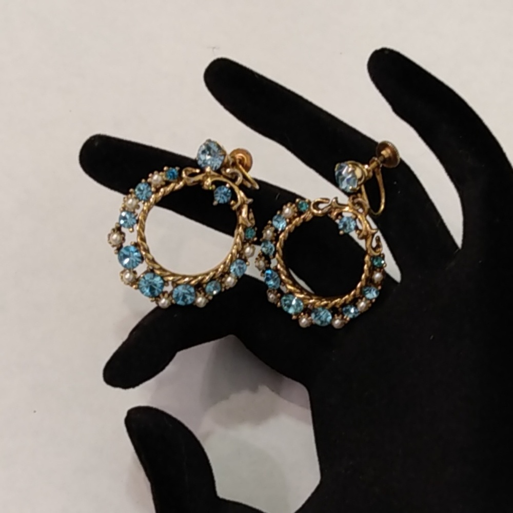 Sparkling Screw Back Hoops